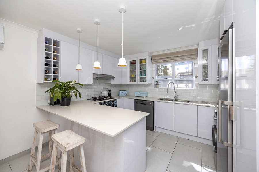 3 Bedroom Property for Sale in Sunningdale Western Cape